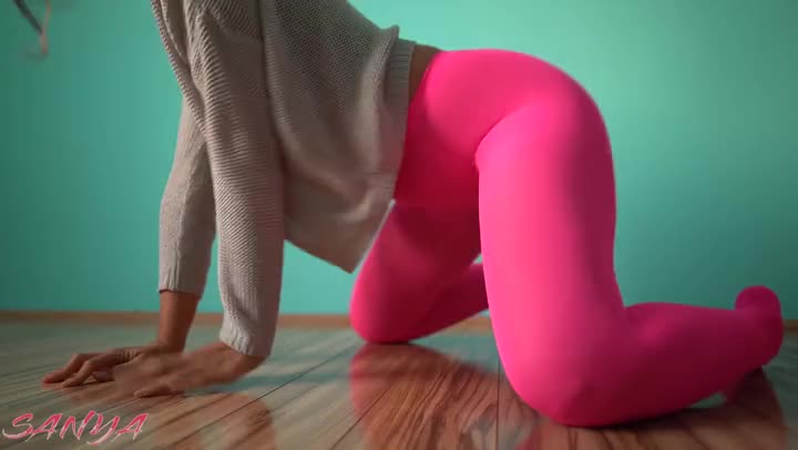 Sanya Booty Girlfloor dancing in pink tights pantyhose<script src=